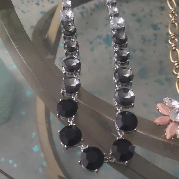 2 necklaces - Picture 2 of 4